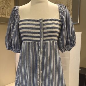 Emerson Fry Textured Blue & White Seersucker Stripe dress. 100% Cotton. Size M/L